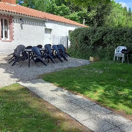 מלון Le Plessis Saint-Urbain (Vendee)